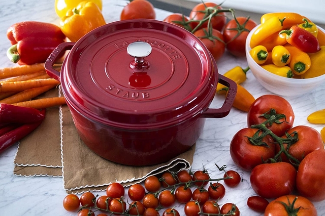 Cocotte Round 24 cm Cherry - Staub