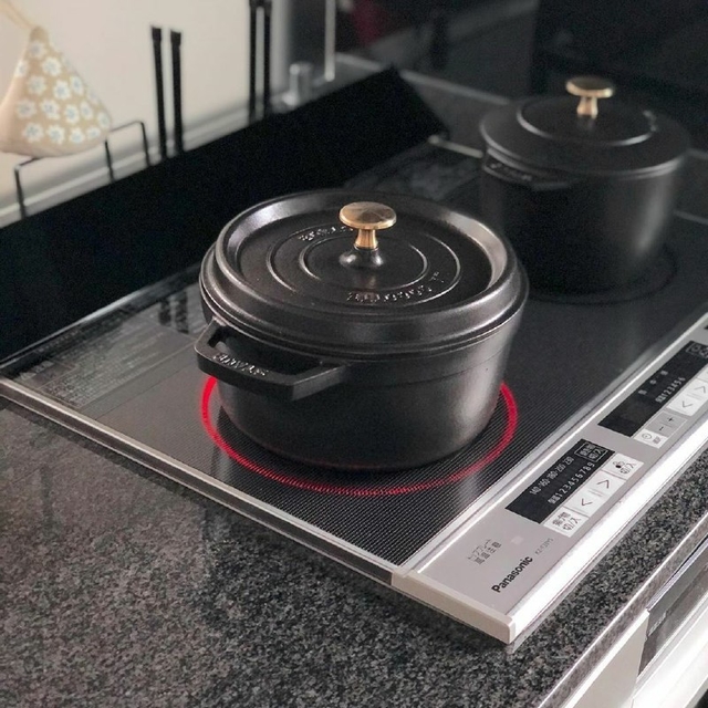 Cocotte Round 24 cm Black - Staub