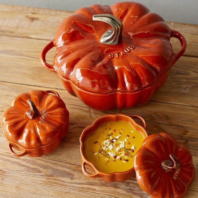 Pumpkin Cocotte 24 cm Cinnamon - Staub