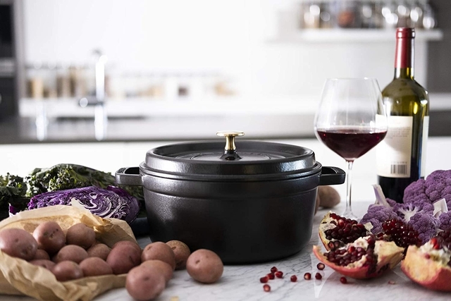 Cocotte Round 22 cm Black - Staub