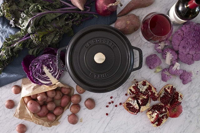 Cocotte Round 22 cm Black - Staub
